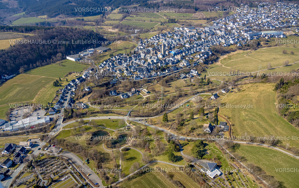 Schmallenberg220303694 | Luftbild, Kurpark und Ortsansicht, Schmallenberg, Sauerland, Nordrhein-Westfalen, Deutschland