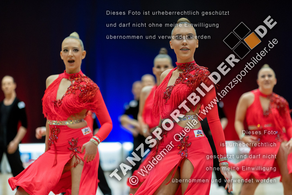 20230115-00685 | Hier finden Sie Tanz Bilder vom Latein und Standard Formationen tanzen. Sportbilder vom Tanzsport. Schöne Fotos und von Weltmeisterschaft, Europameisterschaft, Bundesliga, Regionalliga, Oberliga und Landesliga sowie von GOC Stuttgart, DanceComp, WM Bremen