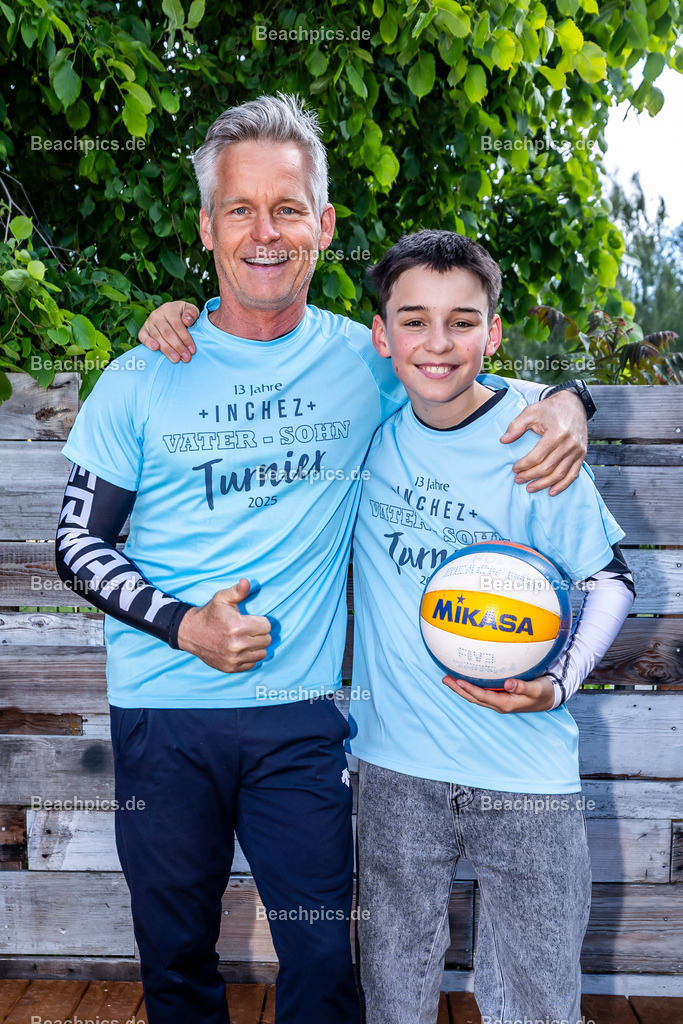 2025-200076043-Vater-Sohn-Turnier-Familienfotos | Pinar Atalay, Bundeskanzler Friedrich Merz 29.05.2025; Berlin Foto: Gerold Rebsch - www.beachpics.de