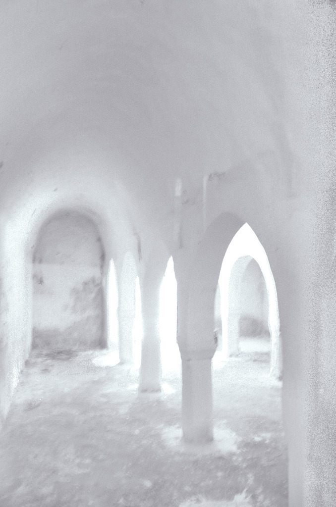 Djerba_SidiSaid_07777 | Säulengang im Innenhof einer kleinen Moschee auf Djerba La Douce, nahe Zone Touristique