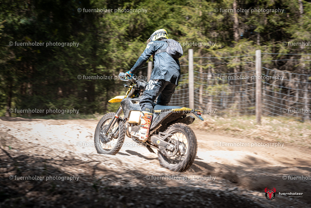 fuernholzer_250501-C1-799 | Fotografische Impressionen von der Red Stag Enduro Extreme by fuernholzer-photography.com. Endurosport in Österreich fotografisch festgehalten von fuernholzer. Auftragsfotografie für Private, Gewerbefotos und Industriefotografie. Eventfotografie, Sportfotografie und Motorsportfotografie. Anbieter von Fotoworkshops, Fototraining, fotografischen Vorträgen und Fotoseminaren.