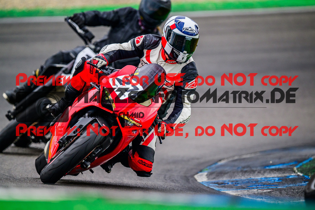 MaZZes_FotoMatrix_240614_6007705_4167 | GELB