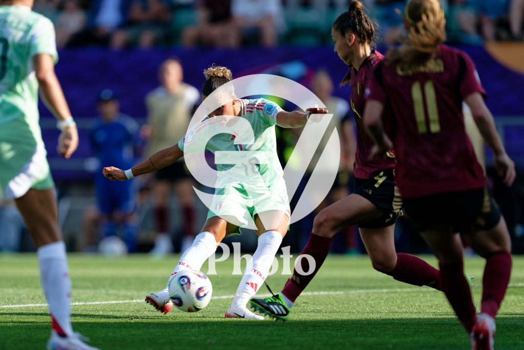 Belgium v Italy - UEFA Women's EURO 2025 Group B | SION, SWITZERLAND - JULY 3: Arianna Caruso of Italy shoots for goal  during the UEFA Womens EURO 2025 Group B match between Belgium and Italy at Stade de Tourbillon on July 3, 2025 in Sion, Switzerland. (Photo by Giuseppe Velletri/Sports Press Photo/Getty Images)