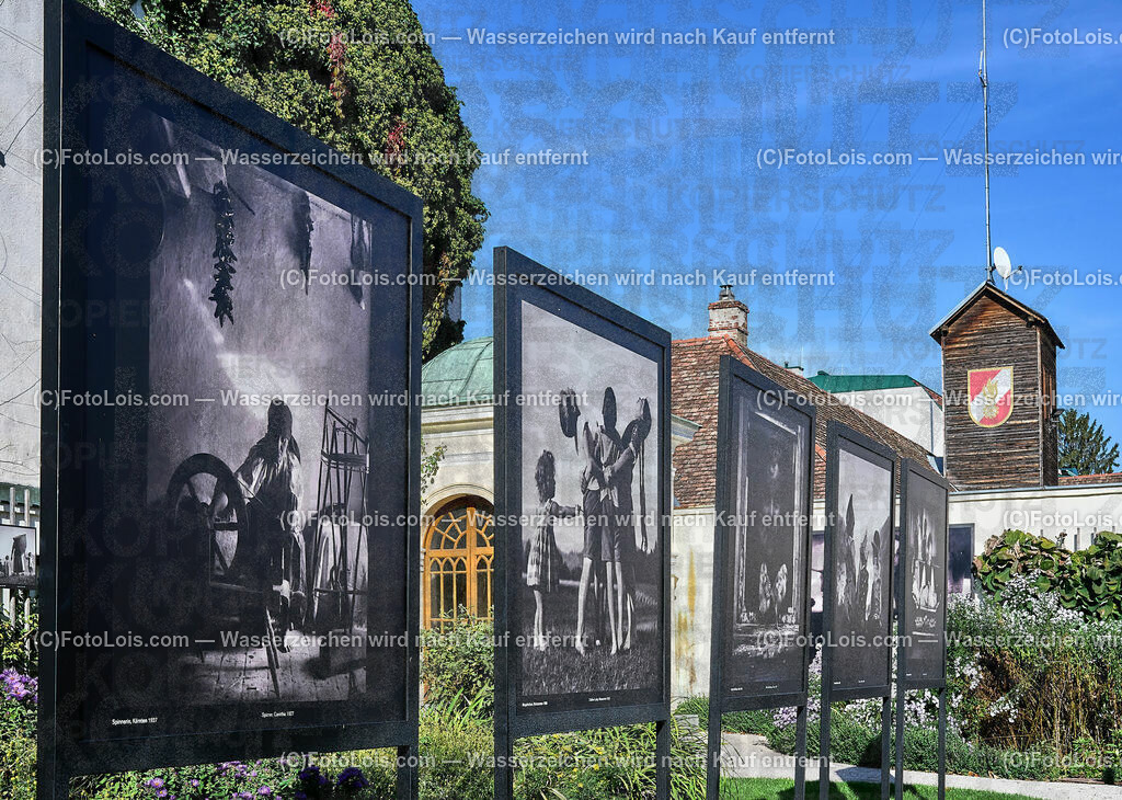 ALP5955_TdBerufsfotografie_Baden_Koppitz Rudolf | (C)FotoLois.com, Alois Spandl, Tage der NÖ Berufsfotografie in Baden, Rundgang durch die Ausstellung Rudolph Koppitz mit Kunsthändler und Galerist Johannes Faber, Fr 6. Oktober 2023.