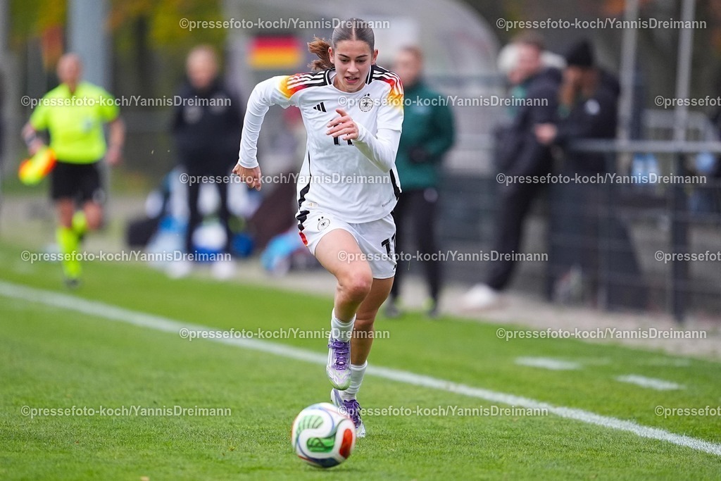 xYDRx26112502042 | 26.11.2025, xydrx, Fußball, Länderspiel, EM-Qualifikation U19-Frauen, Belgien - Deutschland, Sportschule Wedau: Leni Eggert (GER #11)