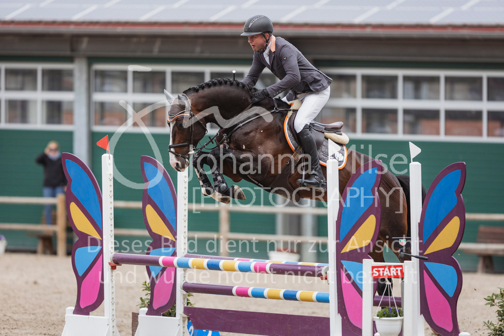 250506_Mühlen_SprPf-A2-256 | Deine schönsten Turniermomente als professionelle Fotos! Entdecke hochwertige Pferdesport-Fotografie im Online-Shop. Jetzt Fotos finden & bestellen!