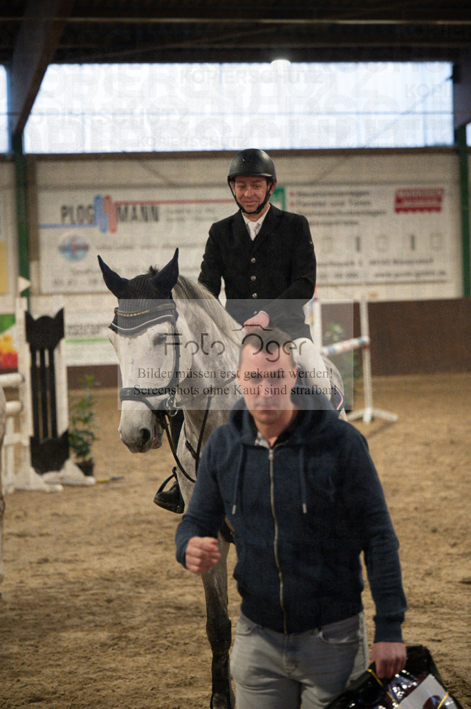 Hallenreittunier Voxtrup 2023 | Entdecke hochwertige Reitturnierfotos von Foto Oger. Professionell, emotional und authentisch – jetzt Lieblingsmomente im Shop bestellen.Deutschlandweite Turnierfotografie. - Realisiert mit Pictrs.com