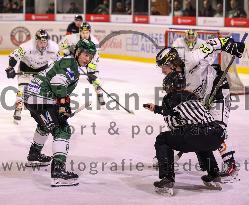 2024-02-02_133_TSV_Erding_gegen_ERSC_Amberg | Erding, Deutschland, 02.02.2024:
Eishockey, Bayernliga Vorrunde 2023 / 2024, 30. Spieltag, TSV Erding gegen ERSC Amberg, Endergebnis: 1:0

Foto: Christian Riedel / fotografie-riedel.net