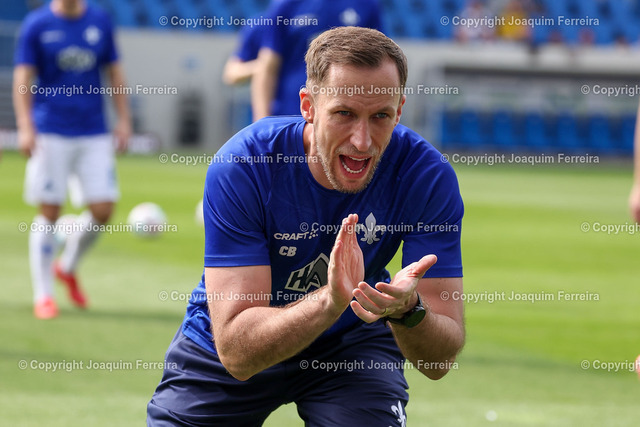2400414_svdvsscf_0695 Kopie | Darmstadt, 14.04.2024 xjfx 1.Bundesliga SV Darmstadt 98 - SC Freiburg v.l., Christopher Busse (Athletiktrainer)





(DFL/DFB REGULATIONS PROHIBIT ANY USE OF PHOTOGRAPHS as IMAGE SEQUENCES and/or QUASI-VIDEO) - Realisiert mit Pictrs.com
