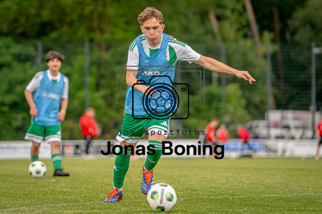 Sportfoto_ I 4351 | jns.sportfotos - Realisiert mit Pictrs.com