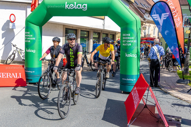 Ossiachersee autofrei - Start am Hauptplatz Feldkirchen | Bildershop von pixelworld.at - Realisiert mit Pictrs.com