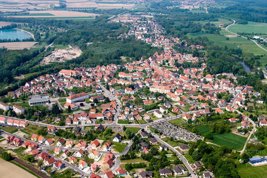 Vue aérienne: Vue de la ville à Lauterbourg dans le département Bas Rhin, France. Photo: IMG_18159.jpg prise le 03/05/2009 par Werner Riehm/FLY-FOTO.euRésolution de l'original: 4029 x 2686 px