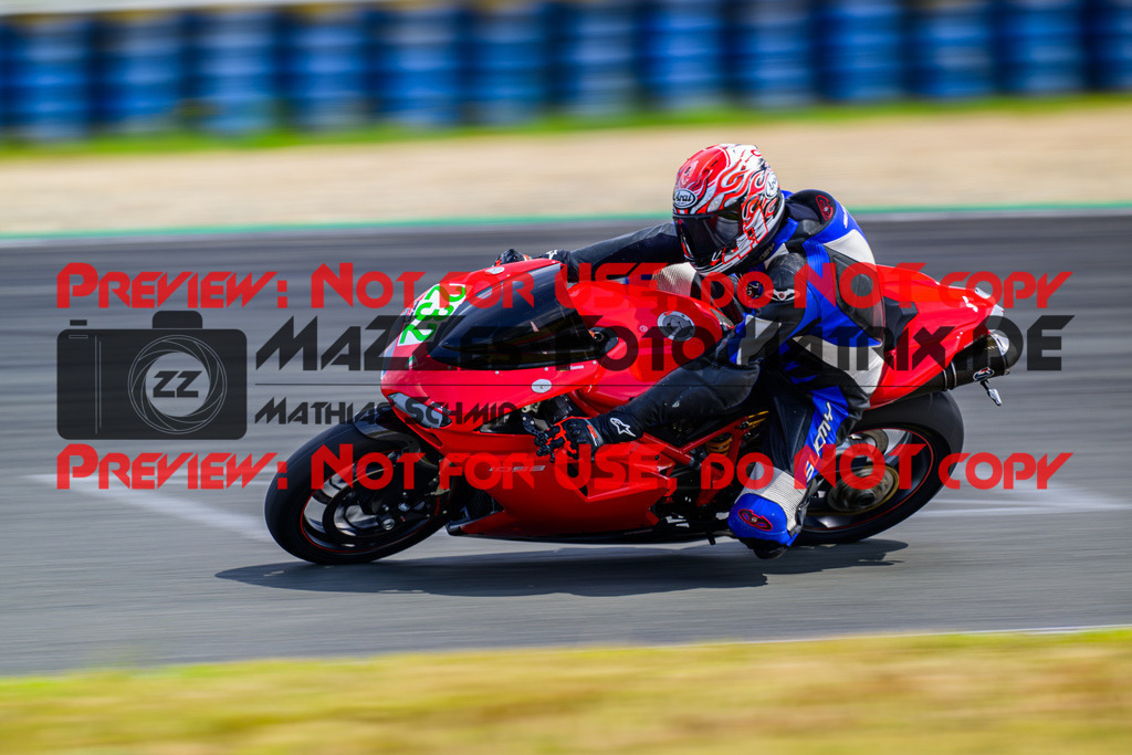 MaZZes_FotoMatrix_240725_6007705_2627 | GRUEN