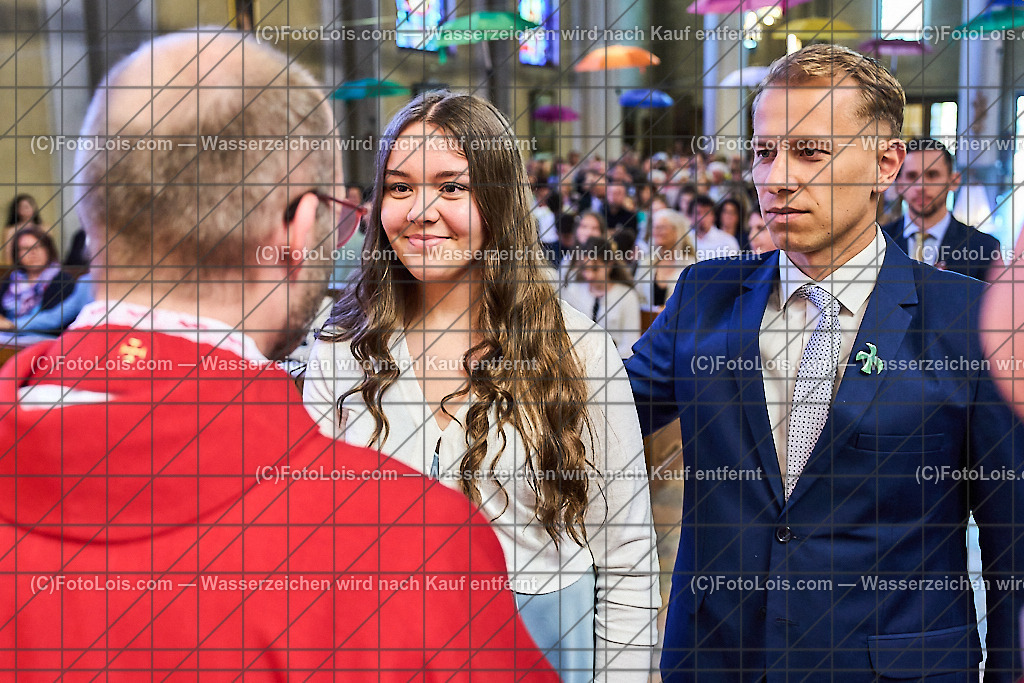 ALP1027_PfarrFirmung Wieselburg_Firmvorgang | (C)FotoLois.com, Alois Spandl, Firmung in der Pfarrkirche Wieselburg mit Generalvikar Dr. Christoph Weiss, Dechant Pfarrer Daniel Kostrzycki und Monignore Franz Dammerer, Sa 15. Juni 2024.