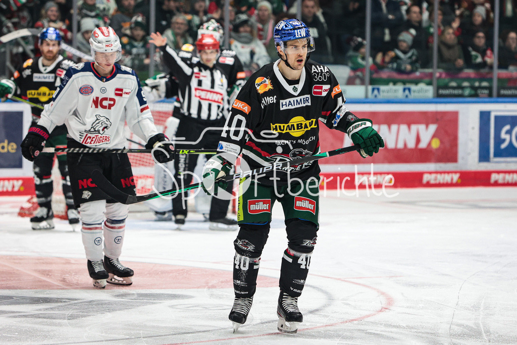 Augsburger Panther - Nürnberg ICE Tigers | Sebastian WAENNSTROEM (AEV #40) in Aktion / Sebastian WÄNNSTRÖM