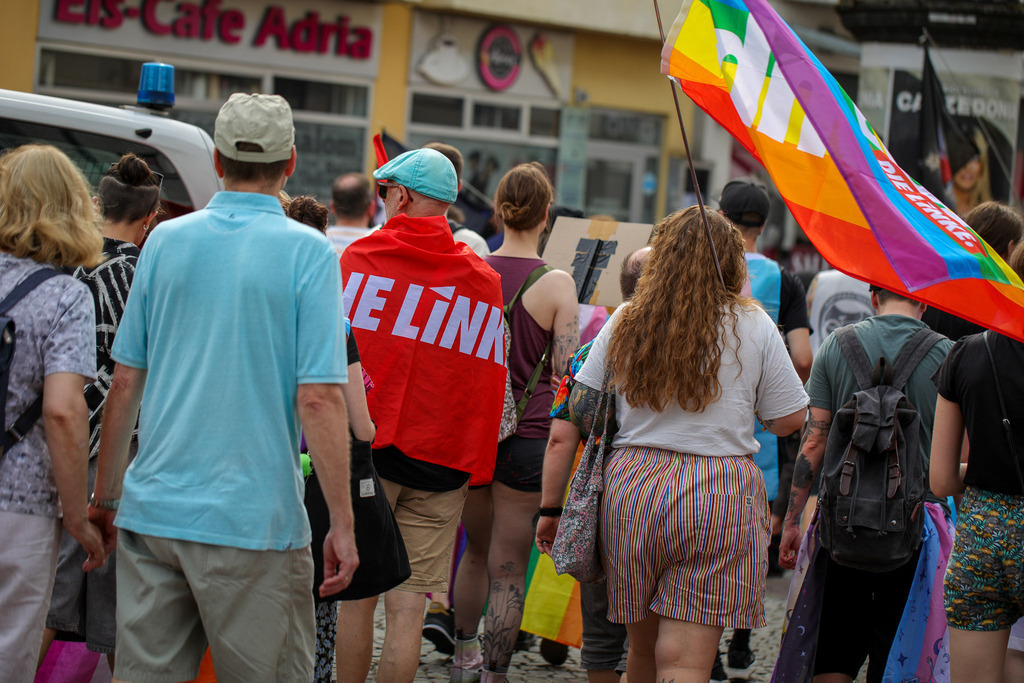 CSD_Moers_190725_055 | Bildergalerie von Sport-Ereignissen aber auch von weiteren spannenden Dingen - nicht nur vom Niederrhein. In Anlehnung an den bekannten Spruch von Hanns Dieter Hüsch heißt das Motto: "Niederrhein ist überall".  - Realisiert mit Pictrs.com