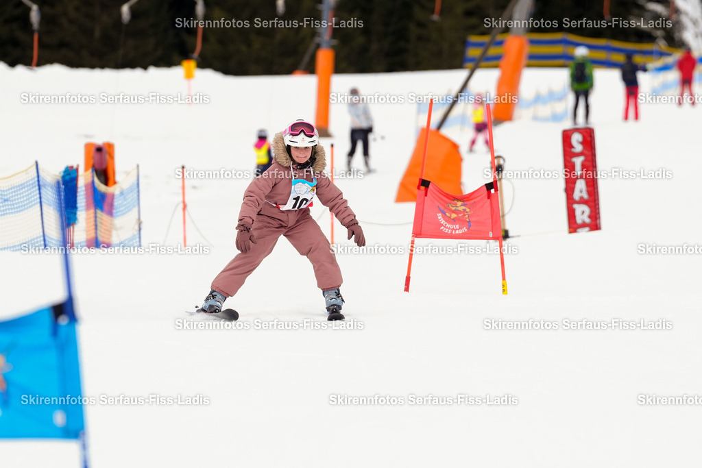 SRF_02.01.2026_0041 | Skirennfotos,Serfaus,Fiss,Ladis,Kinderskirennen,Winter,Tirol,Oberland,skirace,SFL,feelfree,weil wir's genießen,ski,Ski,skifahren,Sonnenplateau, - Realisiert mit Pictrs.com