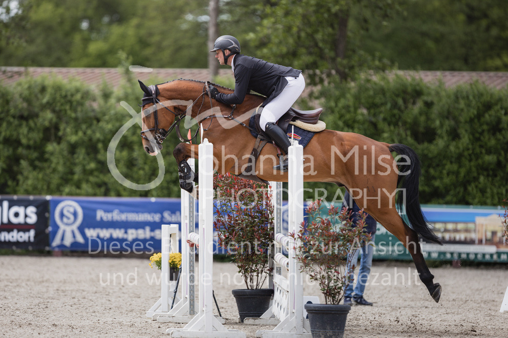 230516_Mühlen_03SprPf-A-368 | Deine schönsten Turniermomente als professionelle Fotos! Entdecke hochwertige Pferdesport-Fotografie im Online-Shop. Jetzt Fotos finden & bestellen!