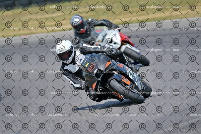 25bt04-1819 | markuskiefer.com - Realisiert mit Pictrs.com