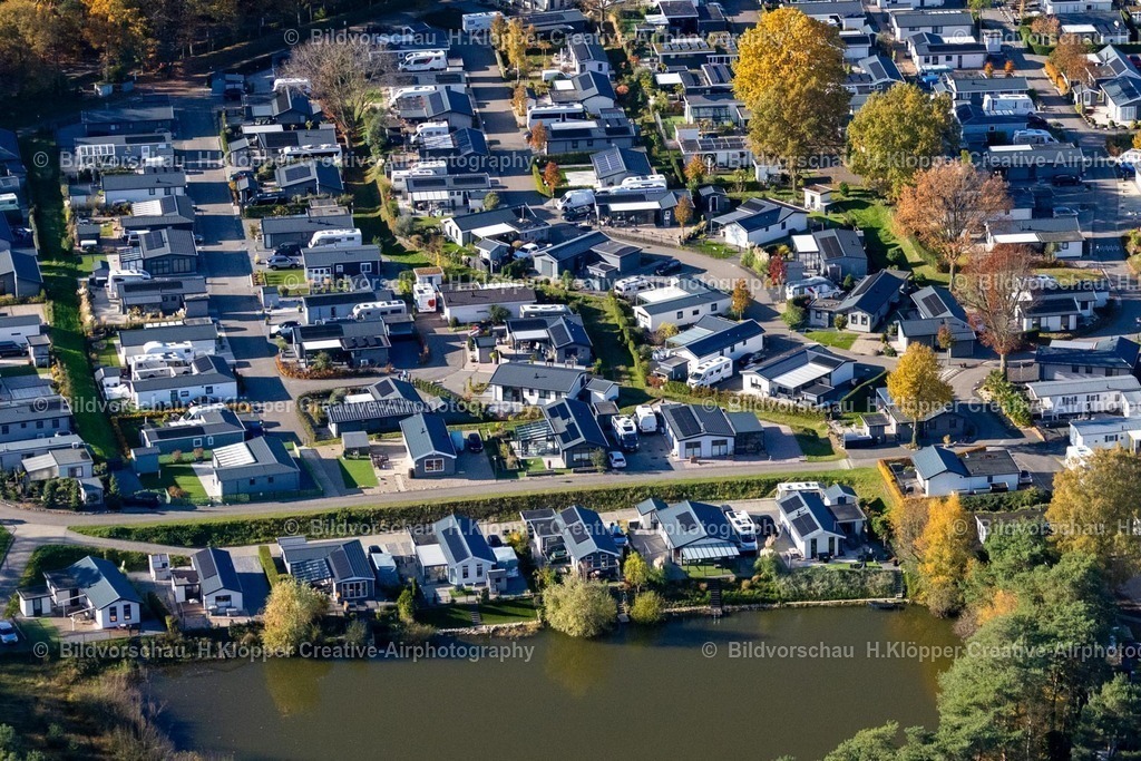 Luftbilder Arcen-7605 | Luftbildfotografie Campingplatz am Seeufer " Park Maasvallei - Oost " in Arcen in Limburg, Niederlande - Realisiert mit Pictrs.com