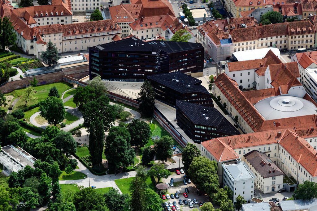dr__0092474.jpg | GRAZ 14.06.2022 Gebäudekomplex "Pfauengarten" in Graz in Steiermark, Österreich. 