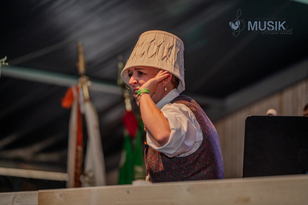 DSC_4950 | "Fussifoto.com – Ihr Ansprechpartner für hochwertige Fotografie! Entdecken Sie kreative Bilder und professionelle Dienstleistungen. Kontaktieren Sie uns für Ihre Projekte!"