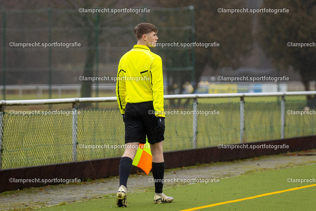 Fußball I Herren I Saison 2025-2026 I Landesfreundschaftsspiel I SC Rönnau - SSG Rot-Schwarz Kiel 033 | Finn-Aaron Guckel (2. Assistent) - Realisiert mit Pictrs.com