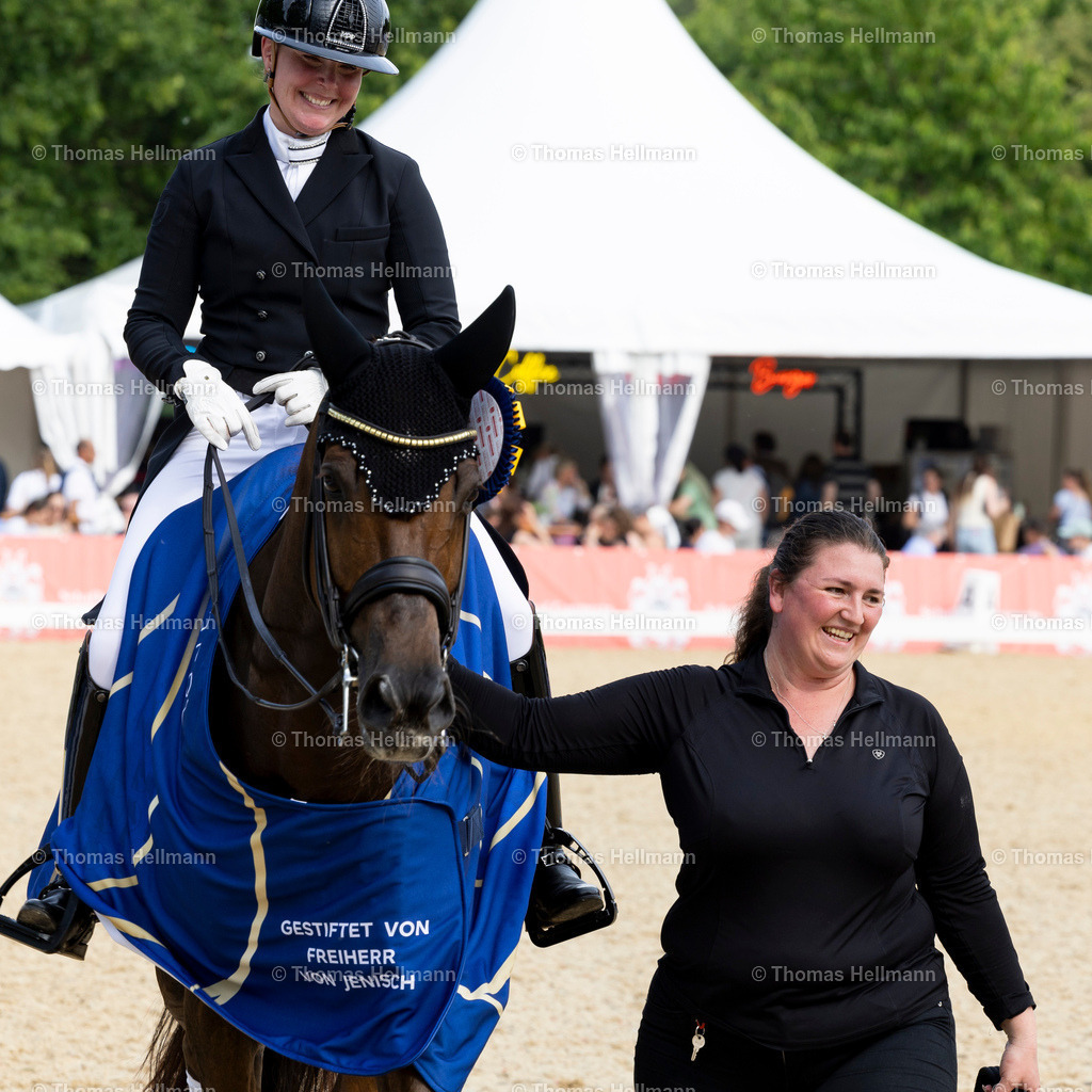 TH_423-Inoraline W-Lexner_ Sofie_29389 | Al Shiraàa Deutsches Spring- und Dressur-Derby 2025 am 31.05.25 in Hamburg, Thomas Hellmann, 423Inoraline WLexner, Sofie