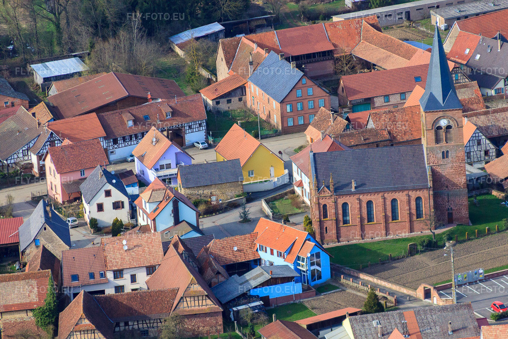 Vue aérienne: Eglise protestante luthérienne Geiswiller à Geiswiller dans le département Bas Rhin, France – .Photo: IMG_38579.jpg prise le 20/03/2011 par Werner Riehm/FLY-FOTO.eu – Résolution de l'original: 4752 x 3168 px