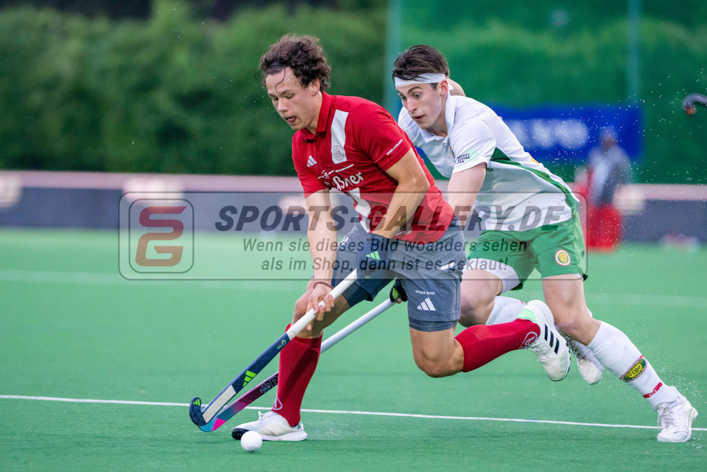 Final4_20240518-2106-0031 | Bonn, Deutschland, 18.05.2024:  in Aktion waehrend des Spiels der Deutsche Feldhockey-Meisterschaften 2024 zwischen Final 4 Herren Hamburger Polo Club - Der Club an der Alster im Bonner THV am 18.05.2024 in Bonn, Deutschland. (Foto von Stephan Fehrmann)

Bonn, Germany, 18.05.2024:  in action during the game of Deutsche Feldhockey-Meisterschaften 2024 between Final 4 Herren Hamburger Polo Club - Der Club an der Alster in Bonner THV at 18.05.2024 in Bonn, Deutschland. (Foto from Stephan Fehrmann)