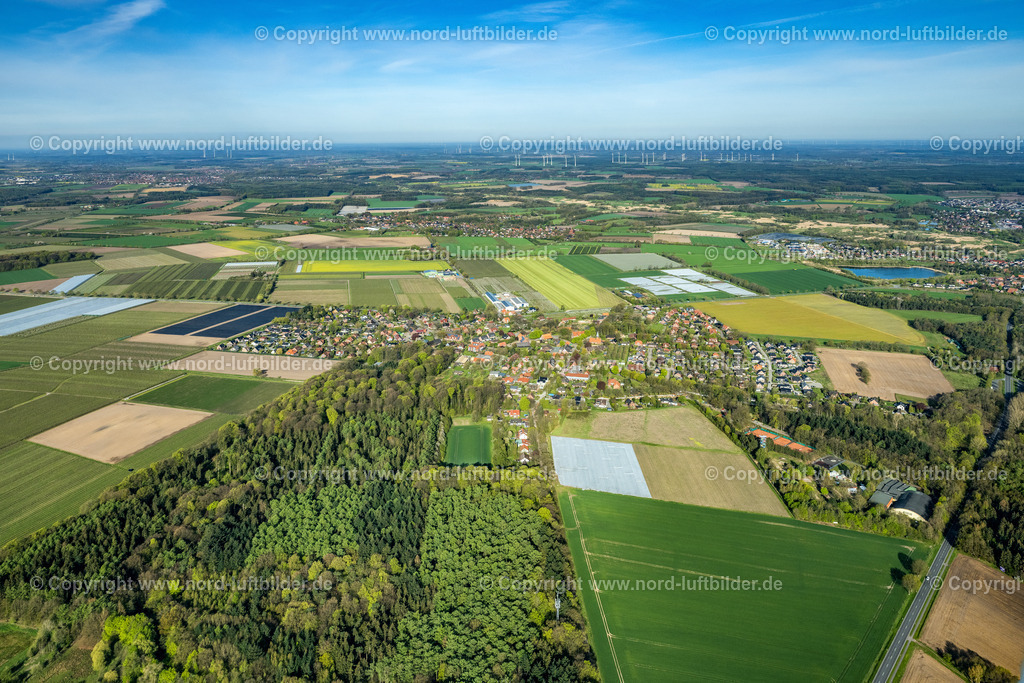 Nottensdorf_ELS_4943010523 | NOTTENSDORF 01.05.2023 Ortsansicht der Straßen und Häuser der Wohngebiete in Nottensdorf im Bundesland Niedersachsen, Deutschland. // Town View of the streets and houses of the residential areas in Nottensdorf in the state Lower Saxony, Germany. Foto: Martin Elsen