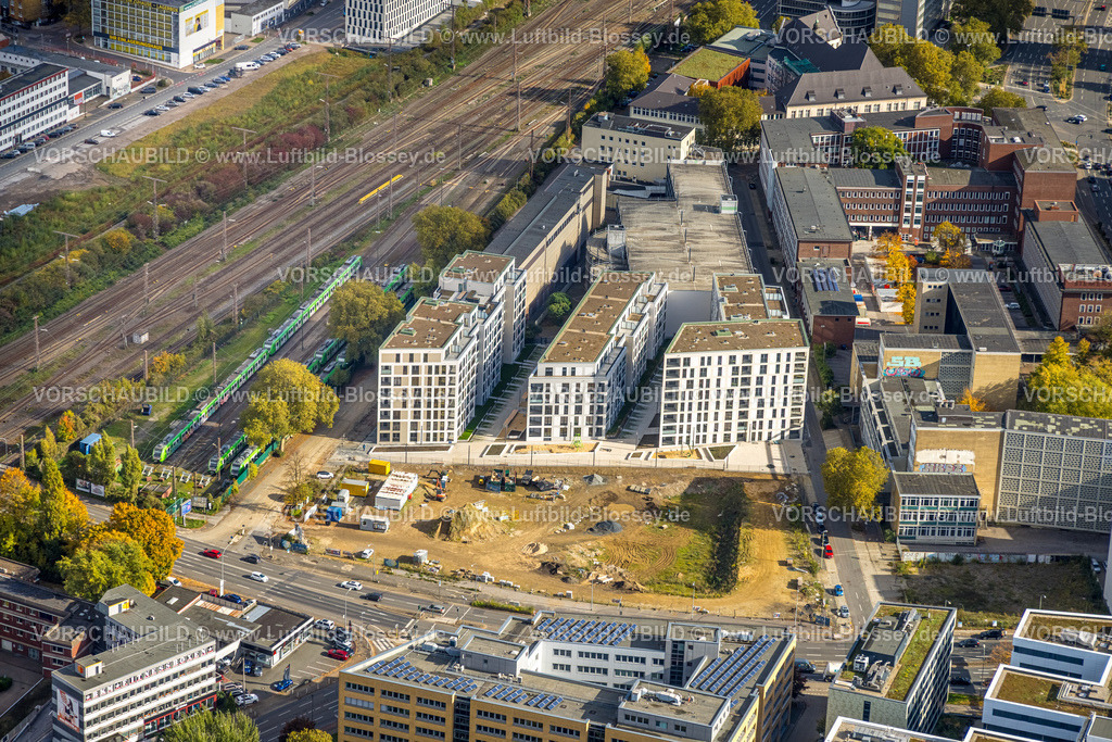 Essen251003221Mitte | Luftbild, Baustelle neues Literatur Quartier für Büros und Wohnungen zwischen der Sachsenstraße und Bert-Brecht-Straße, S-Bahn Parkstellung, Südviertel, Essen, Ruhrgebiet, Nordrhein-Westfalen, Deutschland