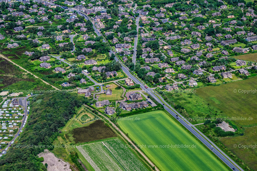 Sylt_Kampen_ELS_5047130625 | KAMPEN (SYLT) 13.06.2025 Ortsansicht an der Meeres-Küste an der Straße Kiebitz-Weg in Kampen (Sylt) auf der Insel Sylt im Bundesland Schleswig-Holstein, Deutschland. // Townscape on the seacoast on street Kiebitz-Weg in Kampen (Sylt) on Island Sylt in the state Schleswig-Holstein, Germany. Foto: Martin Elsen