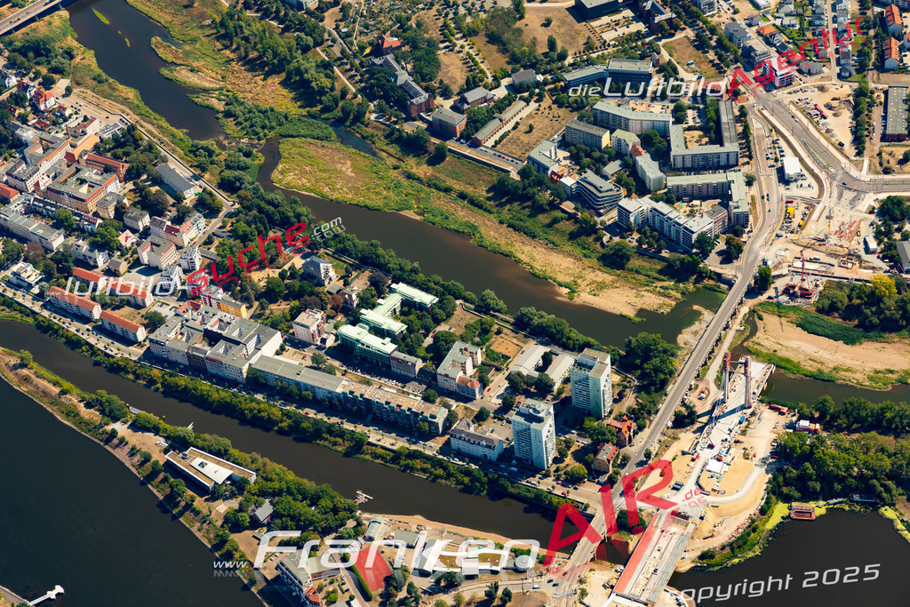 Aktuelles Luftbild von Zollbrücke-Neubau Magdeburg - Die Luftaufnahme wurde 2022 mittels UL-Flugzeug erstellt ( keine Drohne ) - hochauflösende Kamera-Systeme von  Canon -Beste Qualität - Für grossformatige Ausdrucke geeignet. Die Geschenkidee !