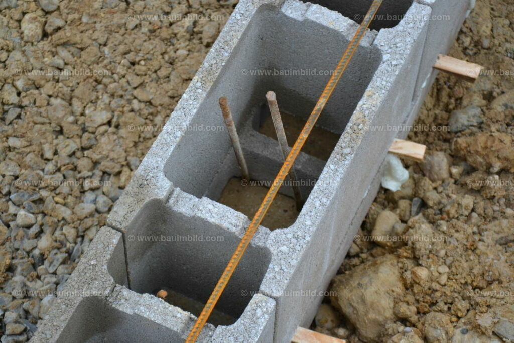 bib-lg07-mauerarbeiten-0070 | Nach LV-Leistungsgruppen sortierte Detailfotos über den Bau eines Hauses. Alle Hausbau-Bilder direkt vom Urheber und Autor der Website Haus-Selber-Bauen.com
