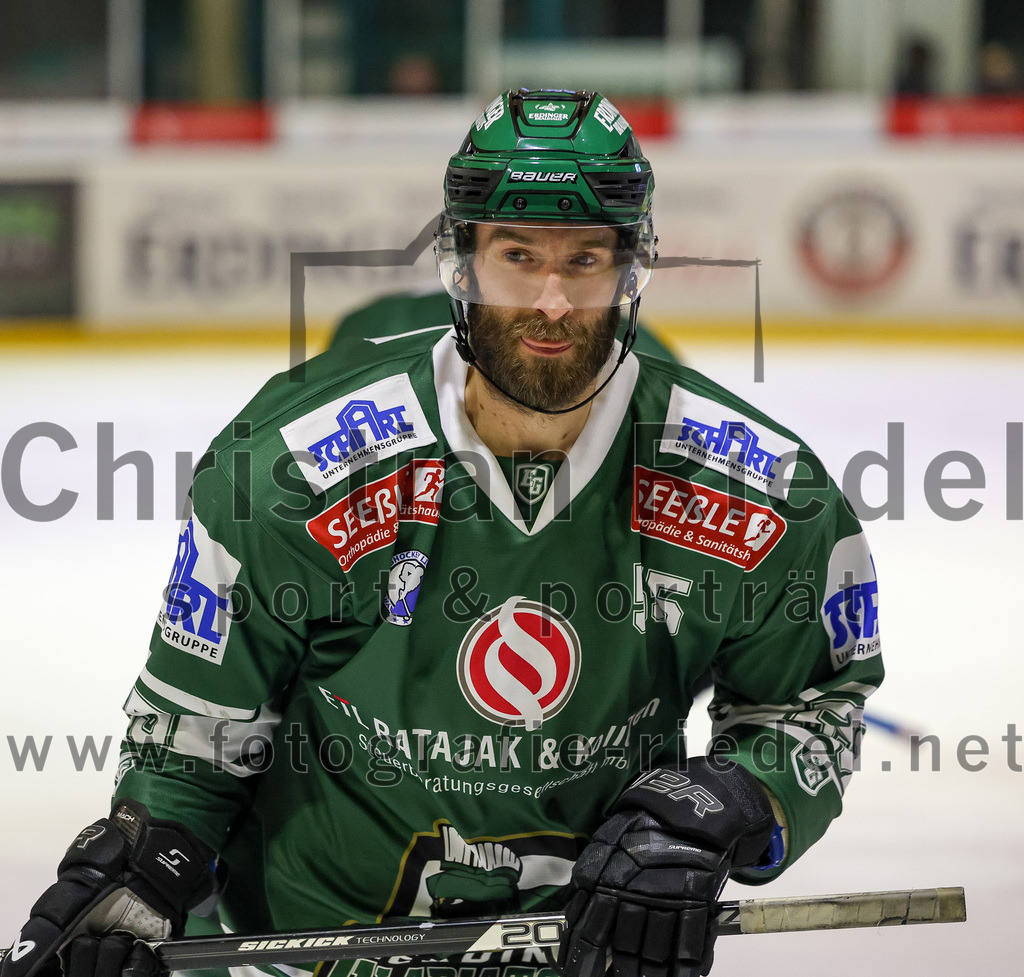 2024-01-26_110_TSV_Erding_gegen_HC_Landsberg | Erding, Deutschland, 26.01.2024:
Eishockey, Bayernliga Vorrunde 2023 / 2024, 28. Spieltag, TSV Erding gegen HC Landsberg, Endergebnis: 6:2

Petr Pohl (Erding Gladiators, #55)

Foto: Christian Riedel / fotografie-riedel.net