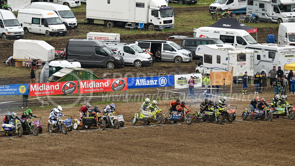 Motocross Schlatt bei Winterthur - 30. April 2023 | Start der Kategorie Seitenwagen am Motocross Schlatt bei Winterthur, 30. April 2023. 
Instagram: @mx_schlatt | @mc_wila | @sam_schweiz
Bild: Sportfotografie Markus Aeschimann | www.markus-aeschimann.ch - Realisiert mit Pictrs.com