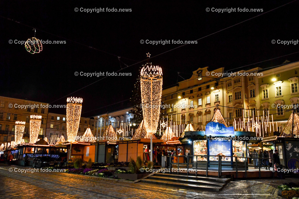 Christkindlmarkt_ Hauptplatz Linz_ 23.11.2022-5 | 23.11.2022, Linz, AUT, Christkindlmarkt, Hauptplatz Linz, Weihnachtsdekoration, im Bild Christkindlmarkt, Hauptplatz Linz, Huetten, Standln