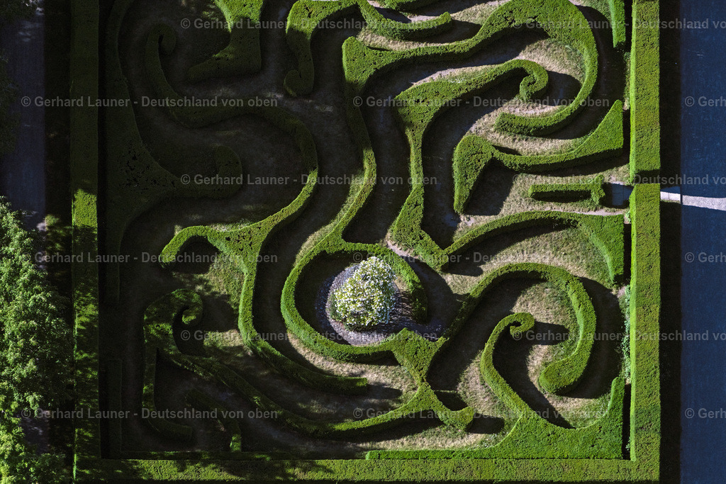 4032519 | SALEM 12.06.2020 Schulgebäude der Schule Schloss Salem am Schlossbezirk im Ortsteil Stefansfeld in Salem im Bundesland Baden-Württemberg. Weiterführende Informationen bei: Schule Schloss Salem gemeinnützige Betriebsgesellschaft mbH. // School building of the Schule Schloss Salem on Schlossbezirk in the district Stefansfeld in Salem in the state Baden-Wuerttemberg. Further information at: Schule Schloss Salem gemeinnuetzige Betriebsgesellschaft mbH. Foto: Gerhard Launer