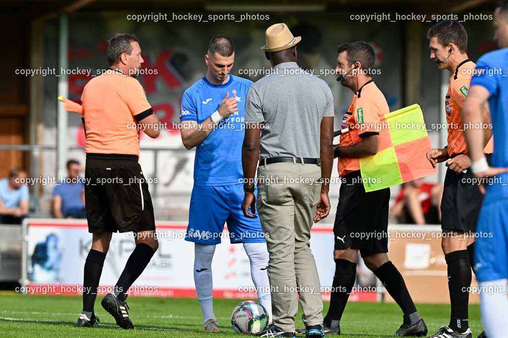 SAK vs. SK Treibach | Martin Leitgeb Referee, #24 Zoran Vukovic SAK, Pfarrprovisor Dr. Charles Mubiru, Patrick Treffer Referee, Roman Weger Referee,  SAK vs. SK Treibach, SAK vs. SK Treibach am 29.05.2024 in Klagenfurt (Sportpark Welzenegg), Austria, (Photo by Bernd Stefan)