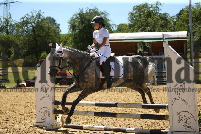 Überlingen_2022_Springreiter-WB_Cecile Paschke_Ennis Modesty (5) | Alle Fotos der Reiterjournal Fotografin Doris Matthaes im Reiterjournal Online-Fotoshop. - Realizado com Pictrs.com