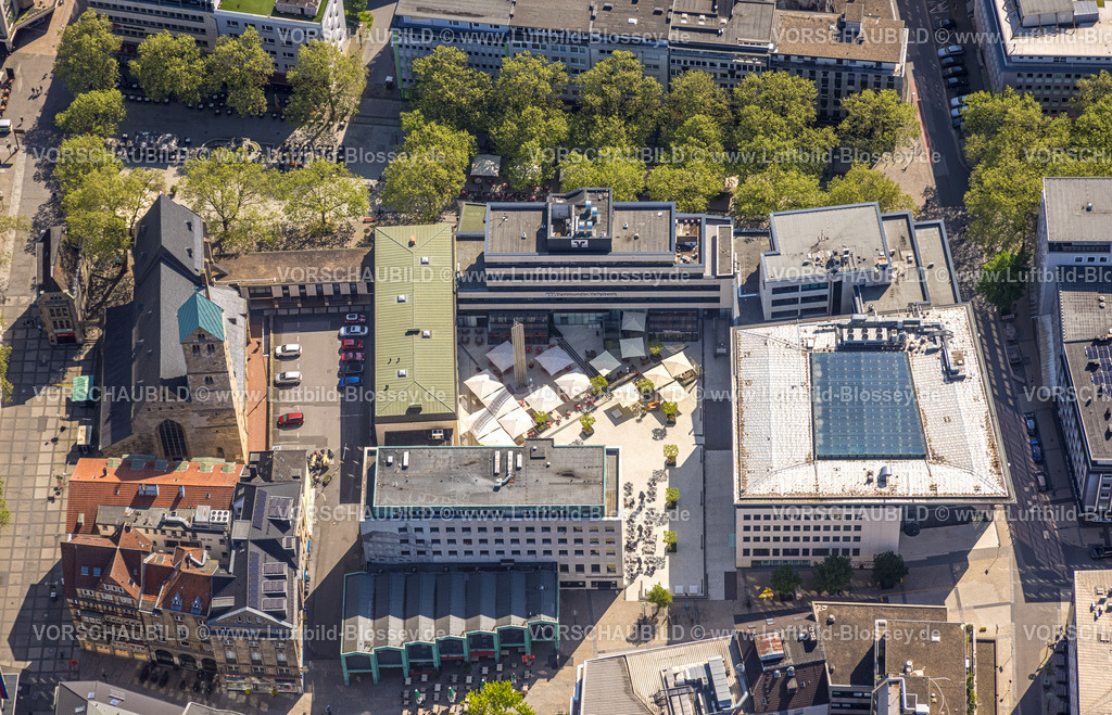 Dortmund230504239 | Luftbild, Evang. Stadtkirche St Marien, Außengastronomie und Sonnenschirme im Betenhof, Cafe Extrablatt, Pfefferkorn's Nr. 1 am Markt, City, Dortmund, Ruhrgebiet, Nordrhein-Westfalen, Deutschland