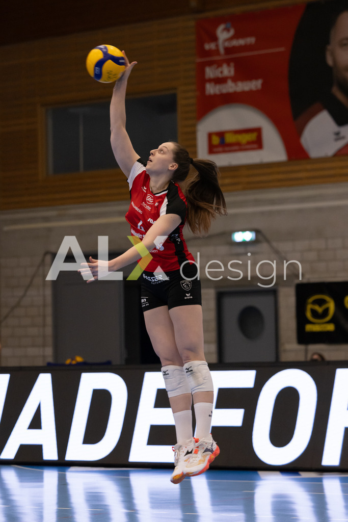 Volleyball I Frauen I Saison 2025-2026 I Volleyball NLA | Women I 1/4 Finals I VC Kanti Schaffhausen - BIWI Volleyball Franches-Montagnes I 21.02.2026 | 4 Laura Vermaas (NL) (VC Kanti Schaffhausen) - Mitte - Realisiert mit Pictrs.com