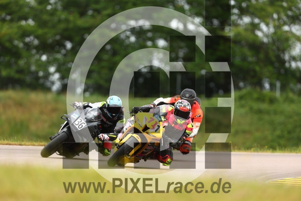 0711-20260604_01982 | Schöne Erinnerungen an spannende Momente - das festzuhalten ist unser Job. PIXELrace.de ist seit 2003 auf den Rennstrecken Europas unterwegs um die Action draußen beim Fahren und die wunderbare Stimmung imm Fahrerlager für euch einzufangen.