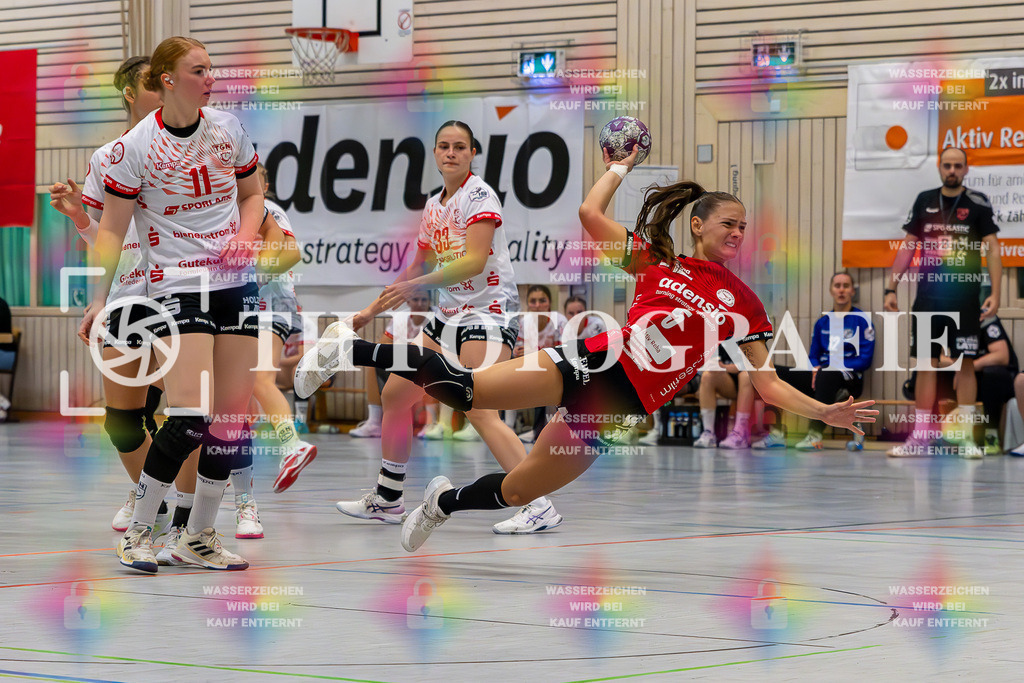 DEU, HSG Freiburg - TG Nuertingen, Handball, 2. Handball-Bundesliga, Saison 2023/2024, 04. Spieltag, Saison 2023/2024, 07.10.2023 | Nele Emmenecker (HSG Freiburg, #05) beim Wurf. 

DEU, HSG Freiburg - TG Nuertingen, Handball, 2. Handball-Bundesliga, Saison 2023/2024, 04. Spieltag, Saison 2023/2024, 07.10.2023

Foto: Eibner-Pressefoto/Thomas Hess