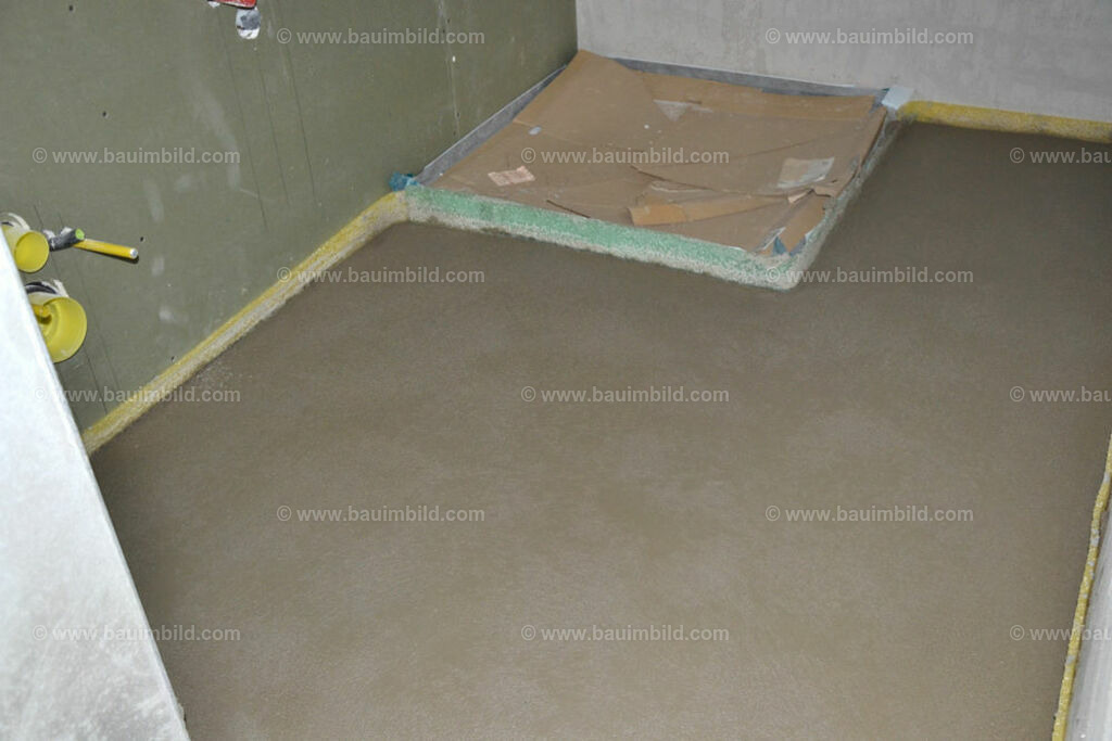 bib-lg19-fussbodenaufbau-0194 | Nach LV-Leistungsgruppen sortierte Detailfotos über den Bau eines Hauses. Alle Hausbau-Bilder direkt vom Urheber und Autor der Website Haus-Selber-Bauen.com