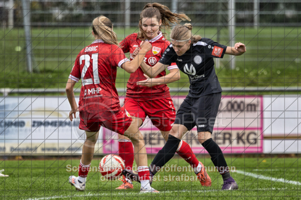 20251012_141242_0860-Bearbeitet | #,1.FC Donzdorf (schwarz) vs. VfB Stuttgart II (rot), Fussball, Frauen-Verbandsliga Württemberg, 05. Spieltag, Saison 2025/2026, Rasenplatz Lautertal Stadion, Süßener Straße 16, 73072 Donzdorf, 12.10.2025 - 13:00 Uhr,Foto: PhotoPeet-Sportfotografie/Peter Harich