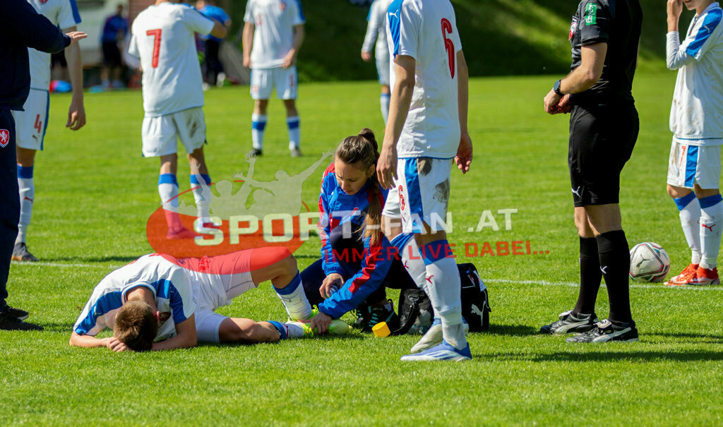 Portugal  U15 -Czech Republic U15 | LUKAS MOUDRY (Czech Republic #19) ; Portugal  U15 -Czech Republic U15 am 29.04.2022 in Arnoldstein
(Sportplatz), AUSTRIA, (Photo by Ernst Krawagner sport-fan.at) - Realisiert mit Pictrs.com