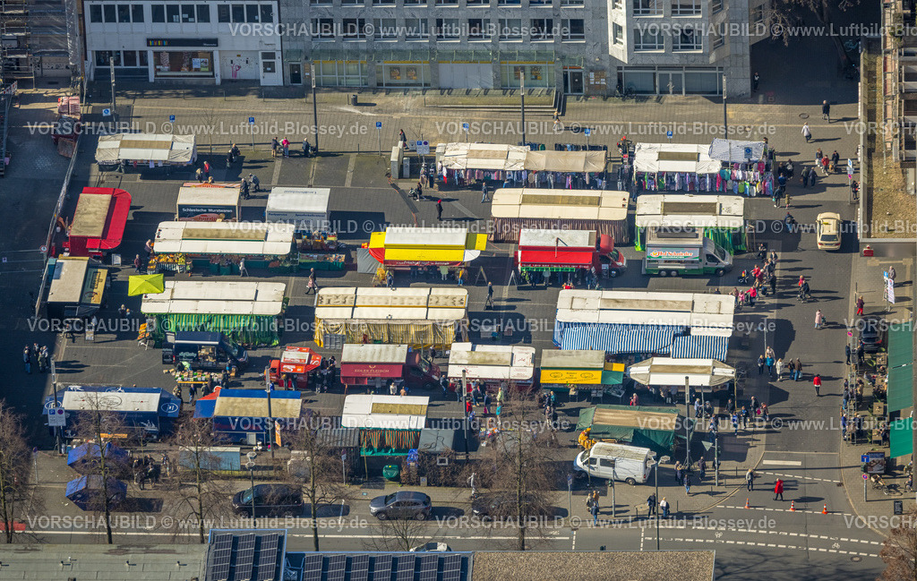 Gelsenkirchen240300244 | Luftbild, Wochenmarkt Springemarkt Gelsenkirchen-Buer mit Marktständen, Baustelle und Baukran, Buer, Gelsenkirchen, Ruhrgebiet, Nordrhein-Westfalen, Deutschland