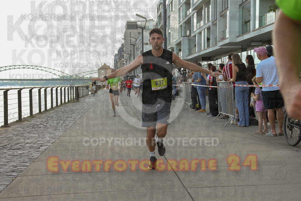 250920_1447_EX1_7555 | Sportfotografie im Rhein-Sieg Kreis, Köln, Bonn, NRW, Rheinland Pfalz, Hessen, etc. Unser Tätigkeitsfeld umfasst den Laufsport vom Volkslauf über den Marathon, Duathlon, Triathon bis zum Ultralauf wie Kölnpfad Ultra oder Schindertrail.